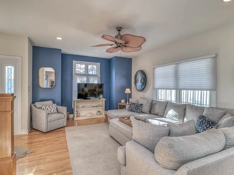 119 N Belmont Ave — Photo 3