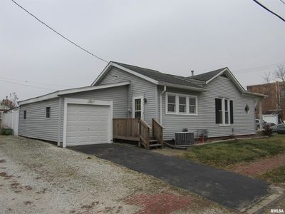 126 W Milton Ave, Lewistown, IL, 61542