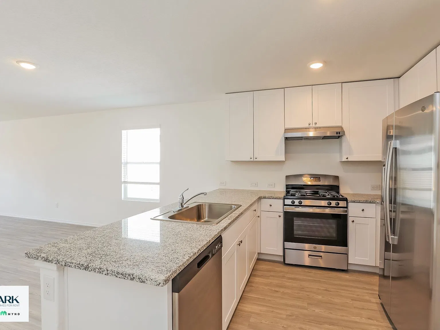 3 bed, 2.0 bath, 1474 sqft, $1,535 — Photo 3