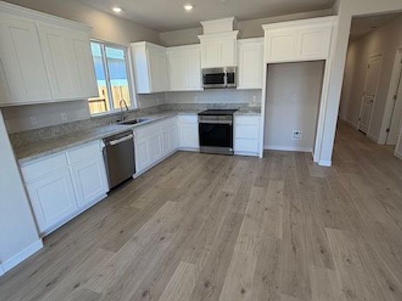 4th image of 3914 Slab St