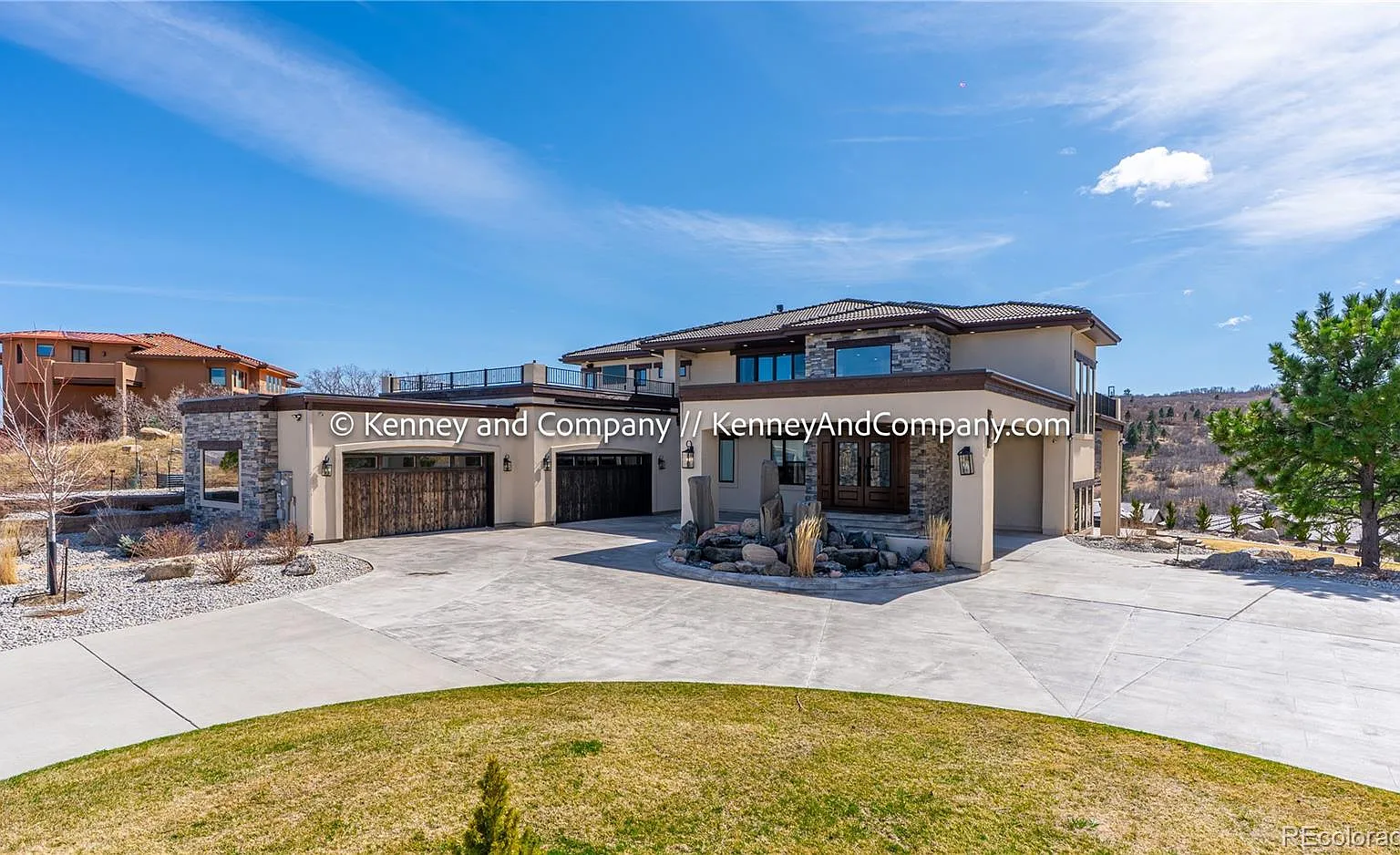 5 bed, 4.5 bath, 7367 sqft, $6,995 — Photo 1
