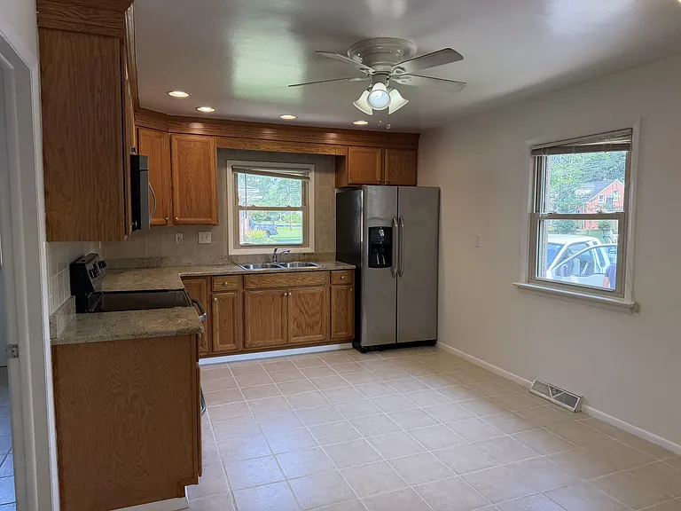 132 Marion Dr #132 — Photo 12