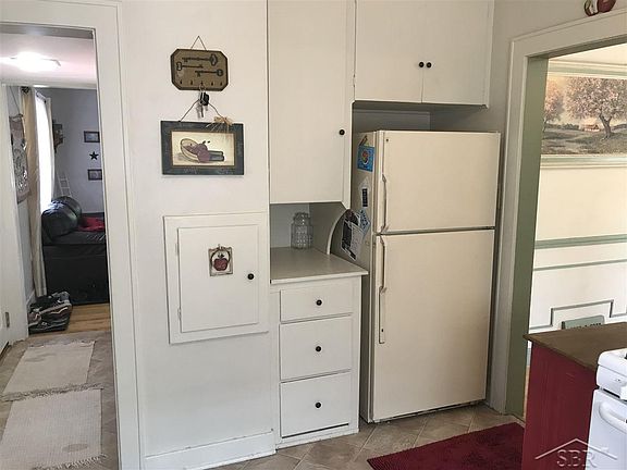 4th image of 2423 Court St