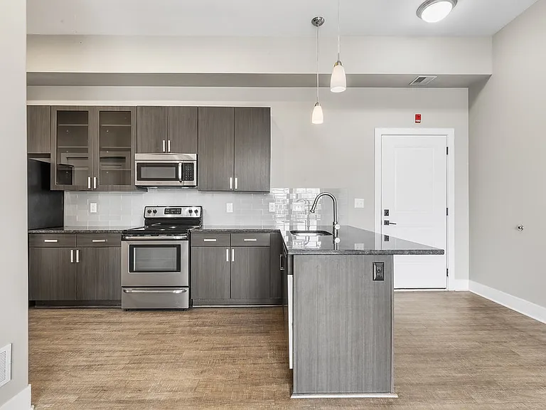 Kitchen/Dining Area