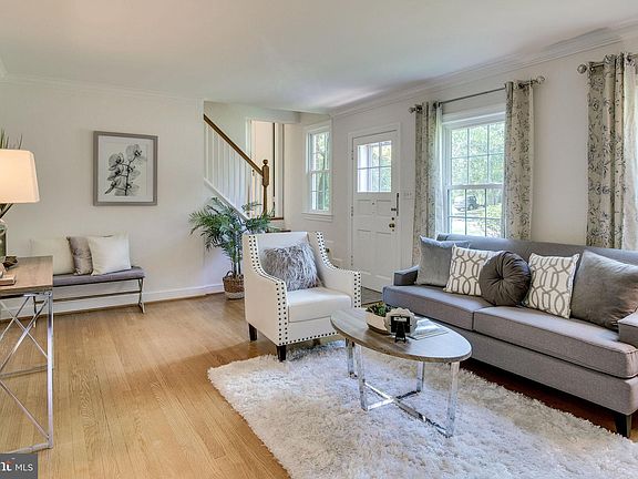 5th image of 2823 Brook Dr