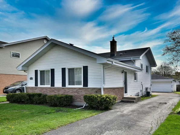 861 S Hawthorne Ave, Elmhurst, IL 60126
