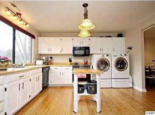 27 Woodlake Dr, Charlottesville, VA 22901