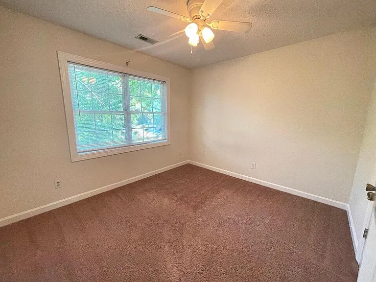 605 Avery St — Photo 18