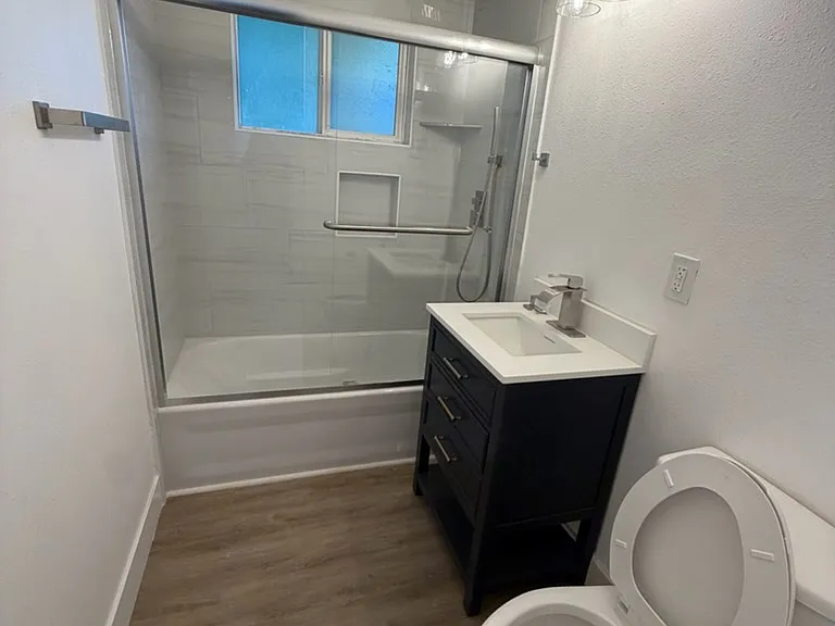 550 Las Palmas Ave — Photo 13