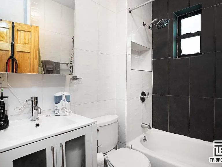 460 W 49th St #6 — Photo 7