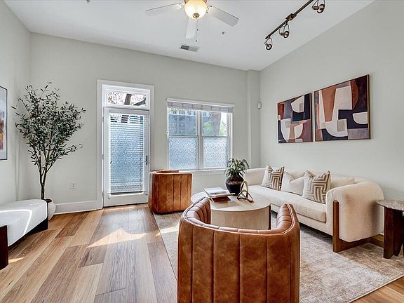 4th image of 444 Blount St #109