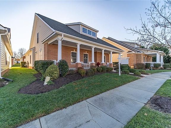4th image of 4425 Village Garden Cir