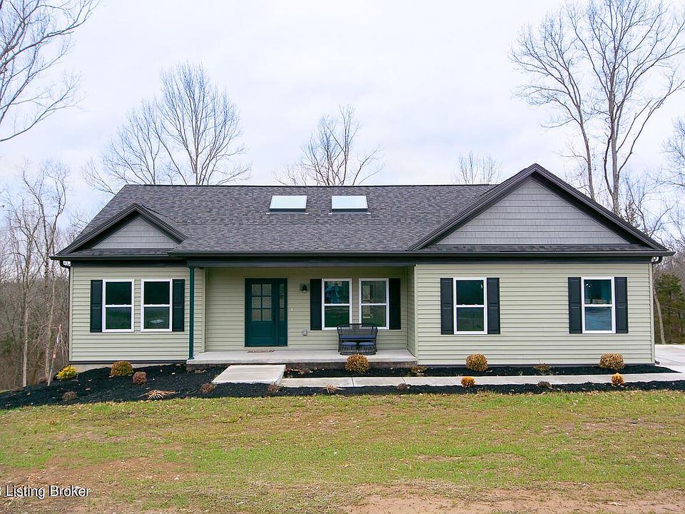 1st image of 441 Hickory Woods Dr