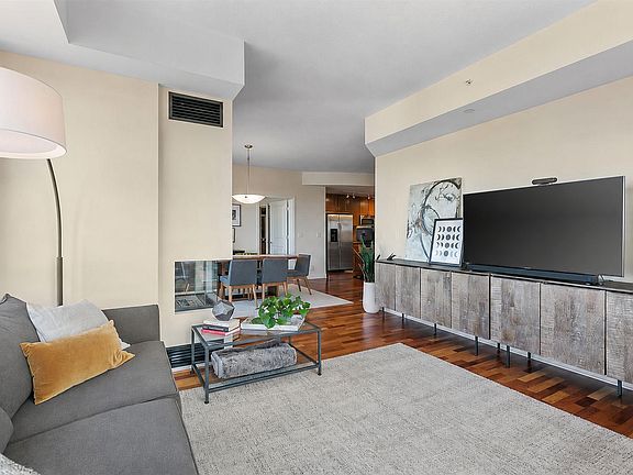 4th image of 100 3rd Ave S Unit 1703