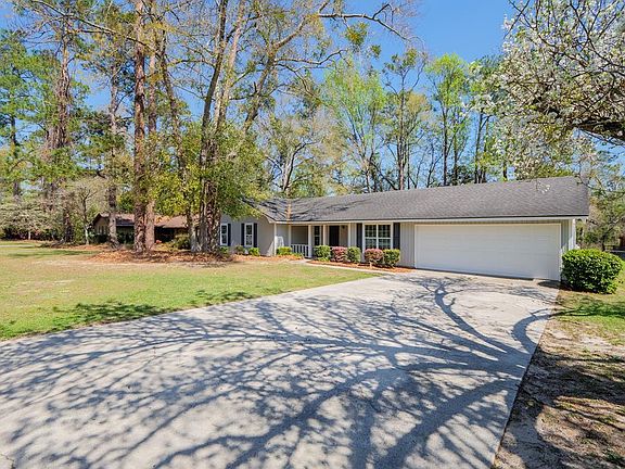 2nd image of 2209 S Sherwood Dr