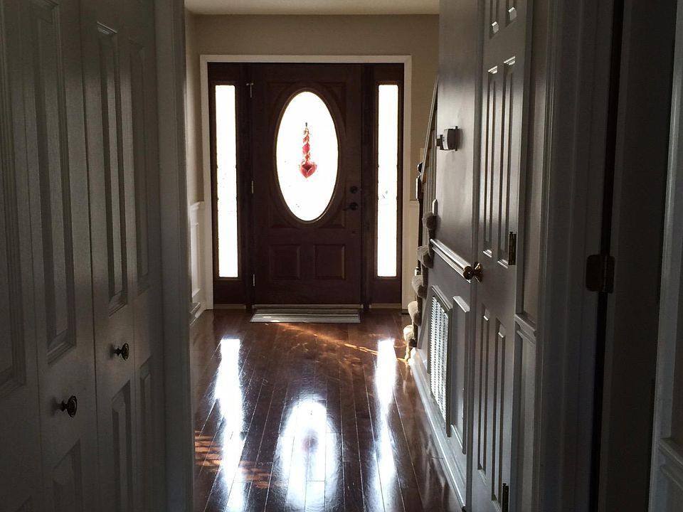 1st image of 900 Turnberry Dr