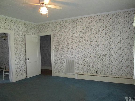 3rd image of 315 Woodsway Ln NW
