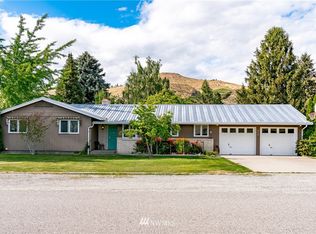 825 Golf Course Dr, Chelan, WA 98816