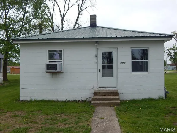 200 E Maple St, Curryville, MO 63339