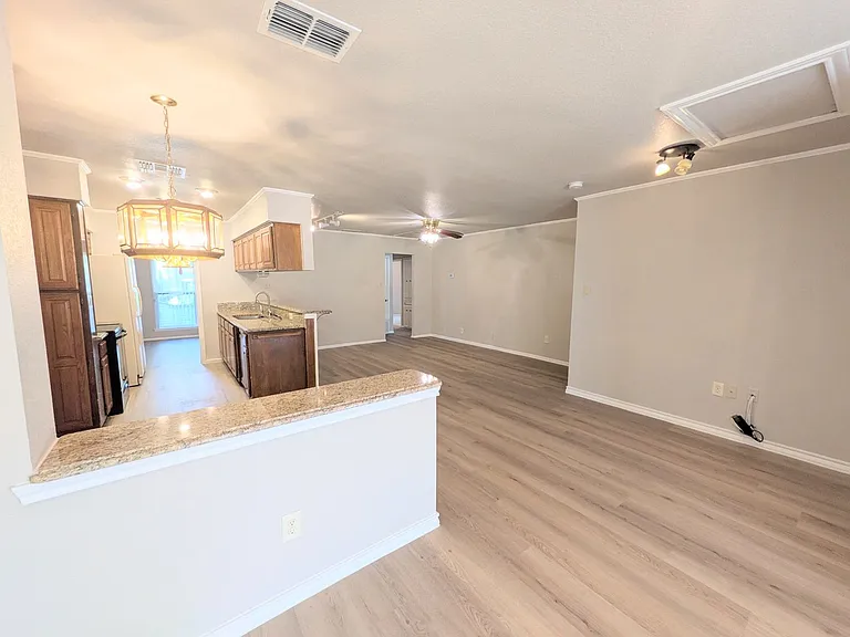 6618 Cloverbend St — Photo 33
