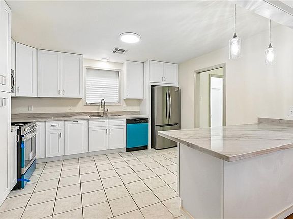 5th image of 1020 Red Allen Way