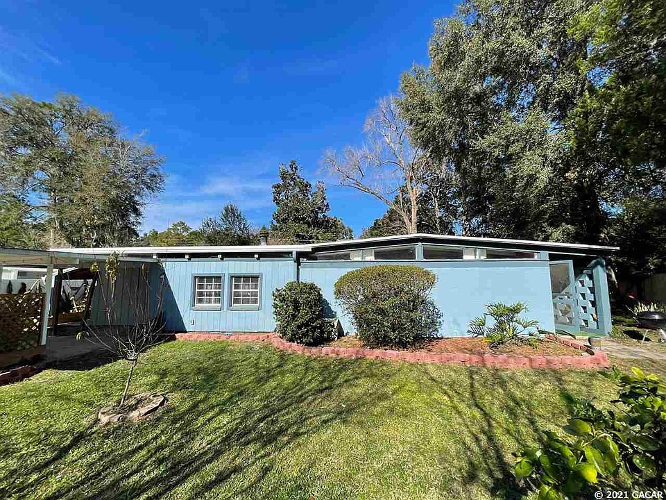 1st image of 3021 NE 10th Dr