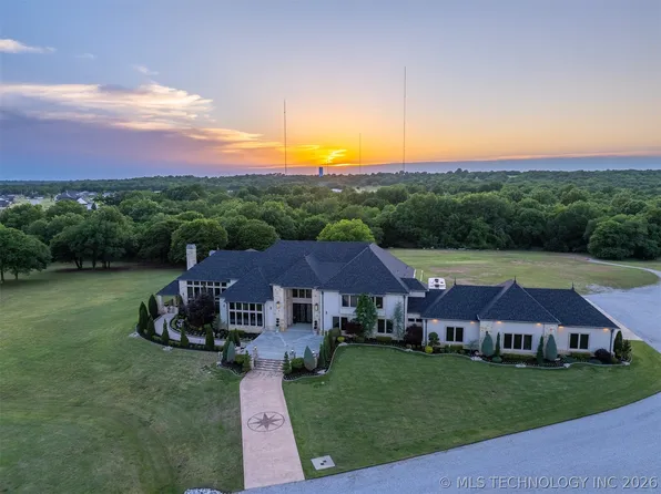 10286 S 305th East Ave, Coweta, OK 74429