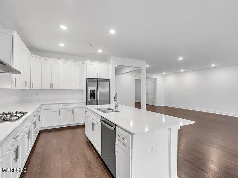 122 Woolley Ct — Photo 12