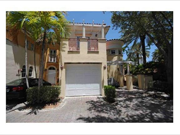 2nd image of 18435 NE 30th Pl #18435