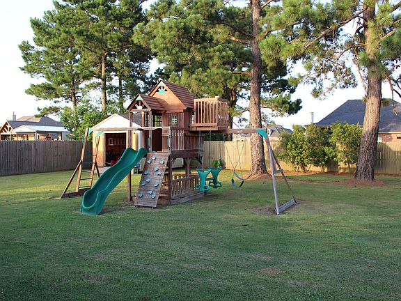 Play set with 12x16 shed 