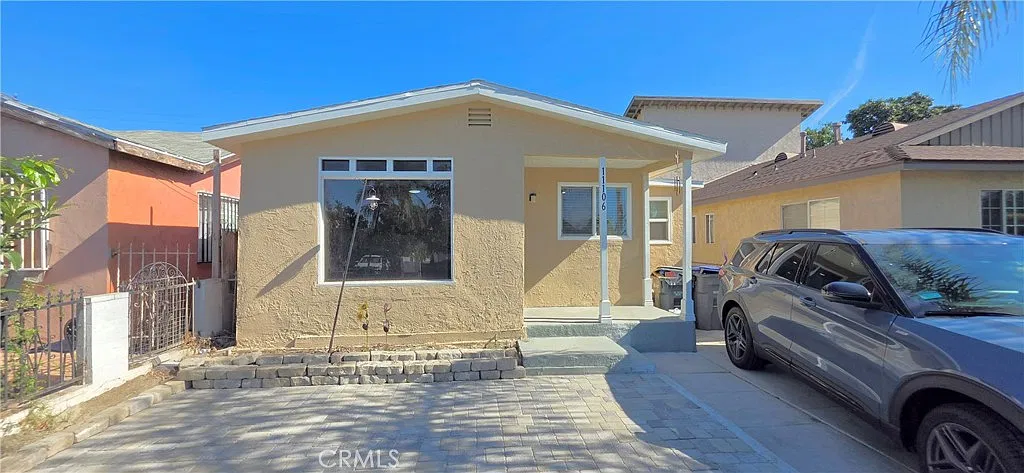 2 bed, 1055 sqft, $3,250 — Photo 3