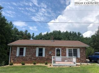 382 Mahogany Rock Rd, Sparta, NC 28675