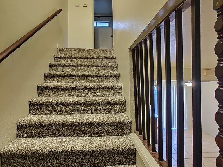 1973 Shadowbrook Dr #D — Photo 5