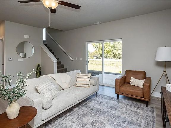 5th image of 203 NW Greenway Pl