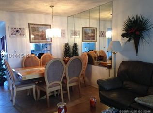 8021 N Sunrise Lakes Dr #302, Sunrise, FL 33322