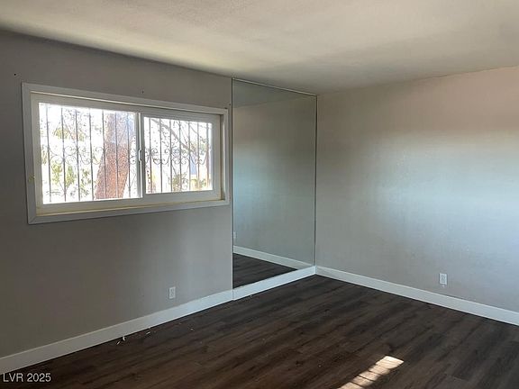 4th image of 565 S Royal Crest Cir Unit 19