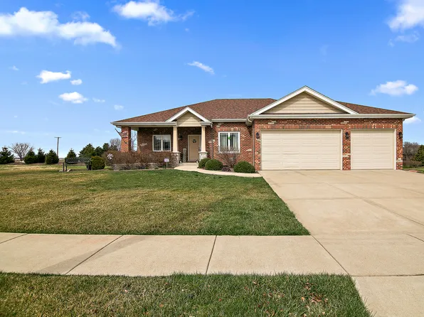 617 W Corning Ave, Peotone, IL 60468