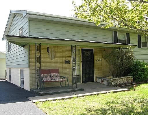 2nd image of 1805 N Franklin St