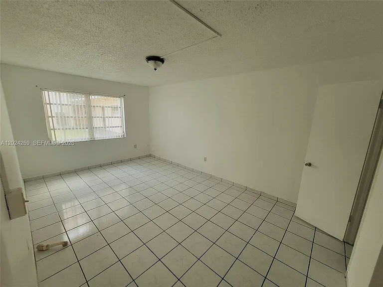 13701 Kendale Lakes Cir #B-112 — Photo 6