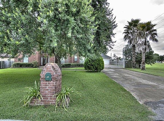 2nd image of 607 Avenue G