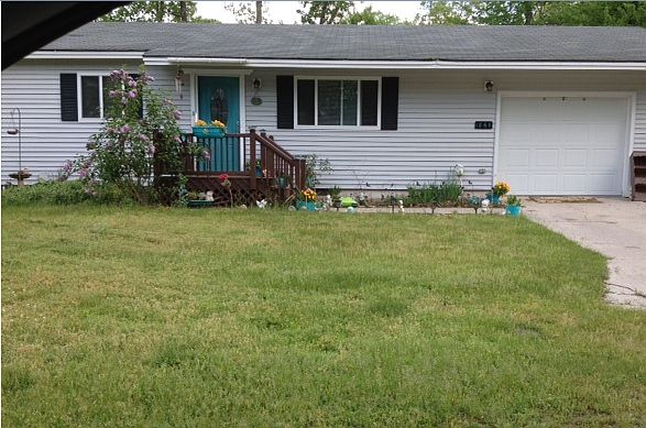 1st image of 1866 Oak Dr