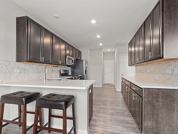 5th image of 2045 Stuttle Rd