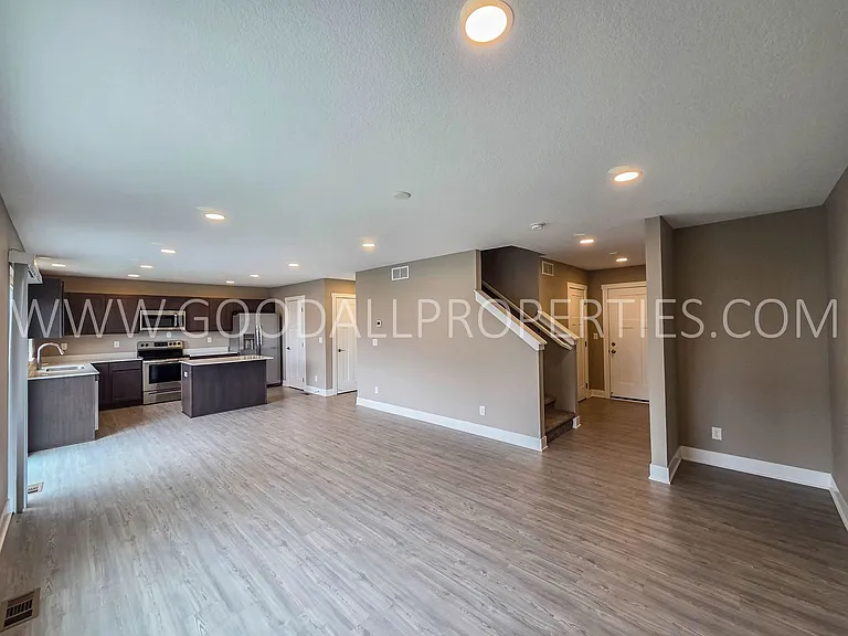 216 Maple Ave — Photo 4