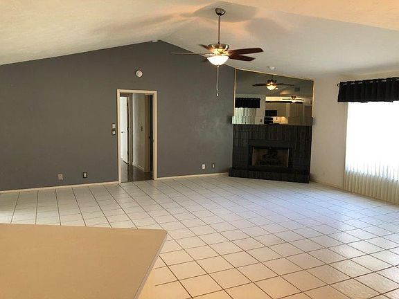3rd image of 1063 Derian Pl