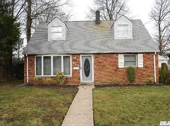 2nd image of 510 Oak St