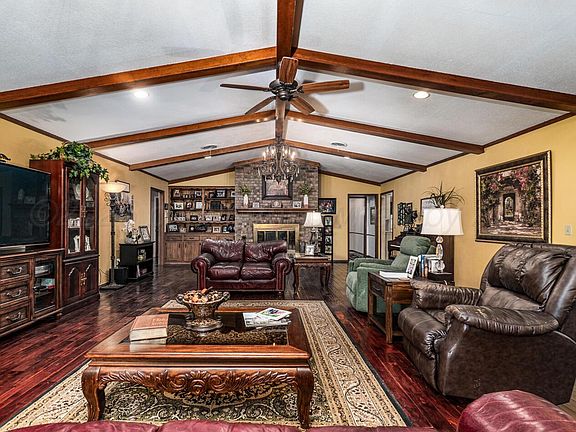 3rd image of 6405 Ridgewood Dr