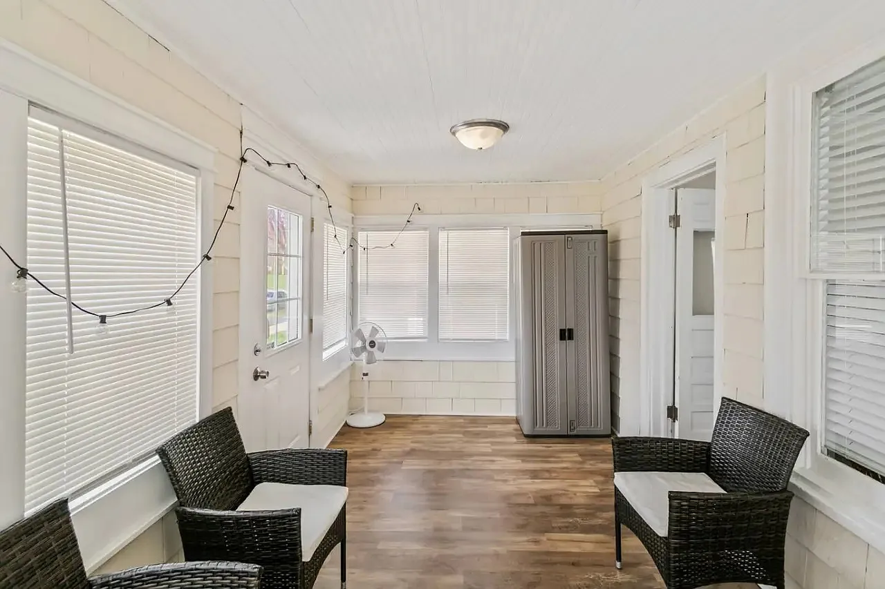 2 bed, 1.5 bath, 1100 sqft, $3,200 — Photo 4
