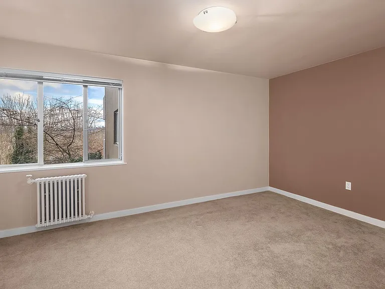 1800 Taylor Ave N #112 — Photo 5