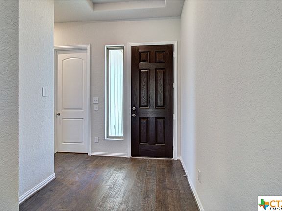 3rd image of 875 Farmhouse Trl