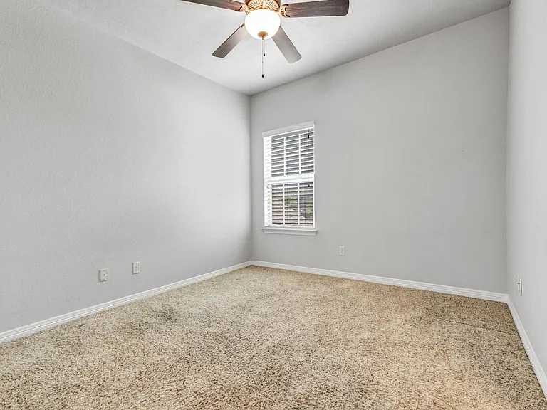 1430 Crescent Ridge Dr — Photo 22
